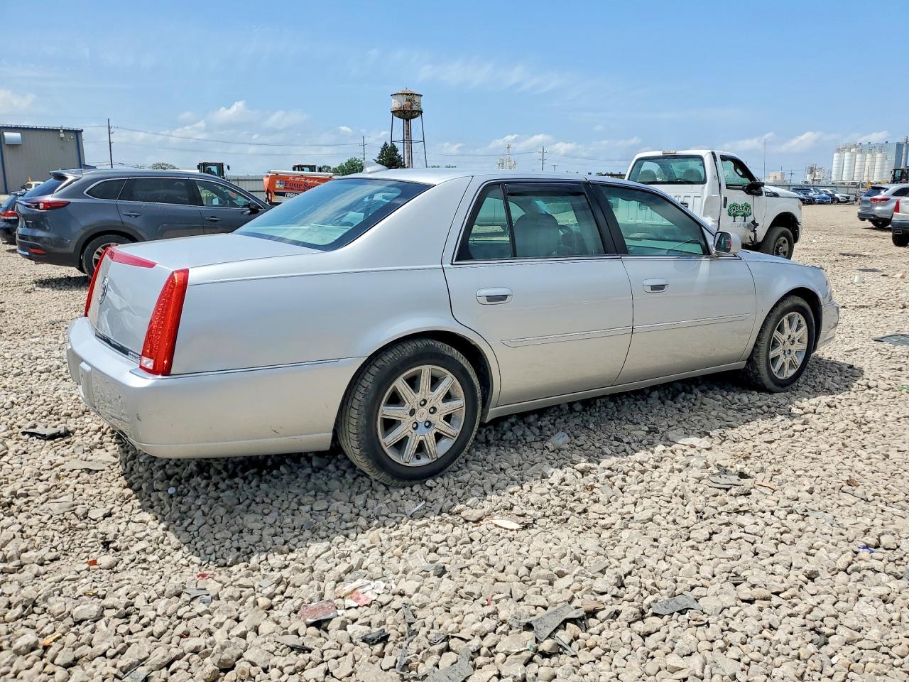 2011 Cadillac Dts Premium Collection - Image 3