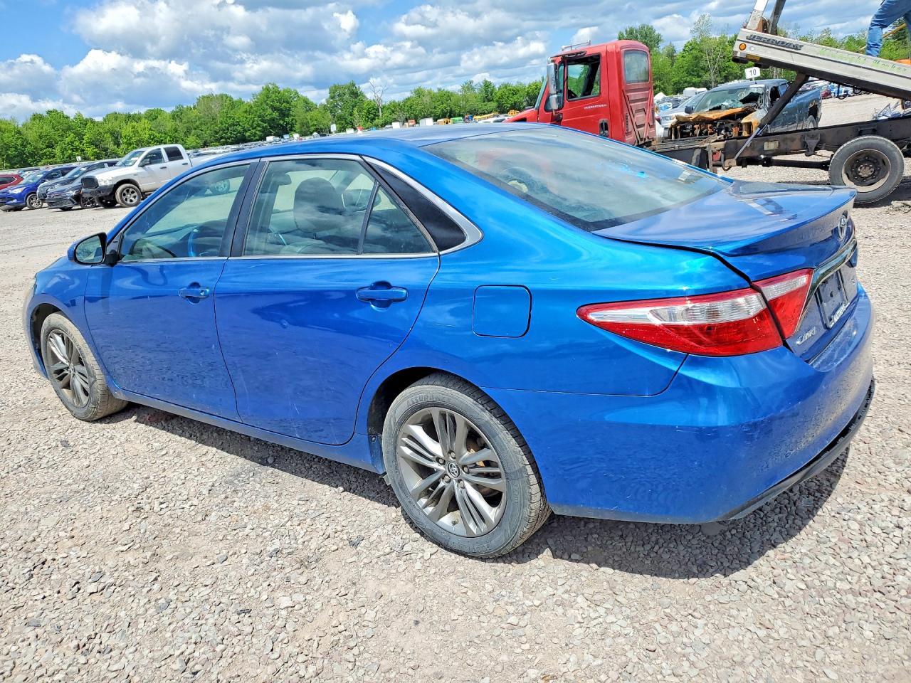 2017 Toyota Camry Se - Фото 2