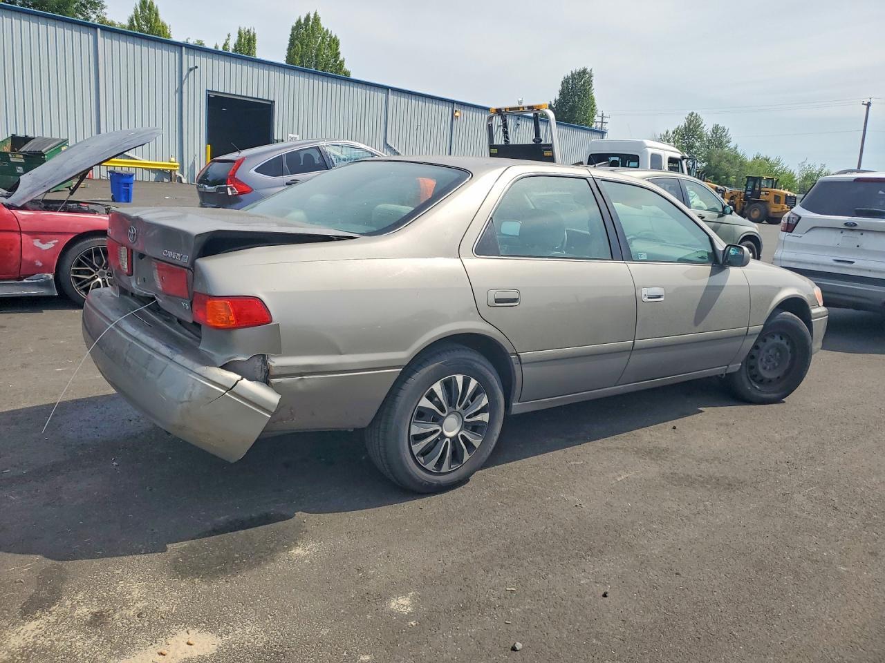 2001 Toyota Camry Le V6 - Фото 3
