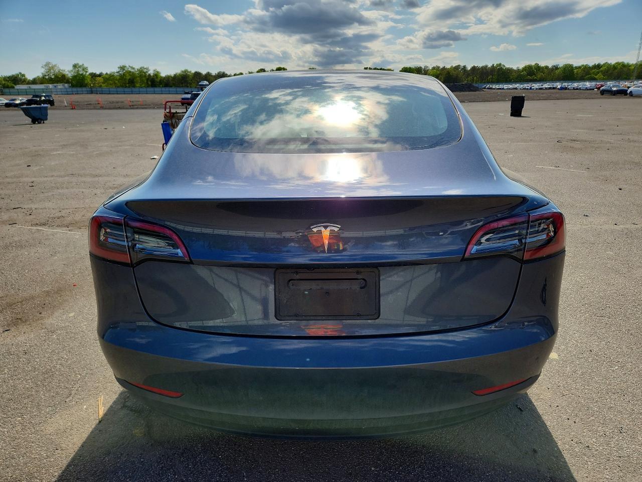 2023 Tesla Model 3 - Фото 6