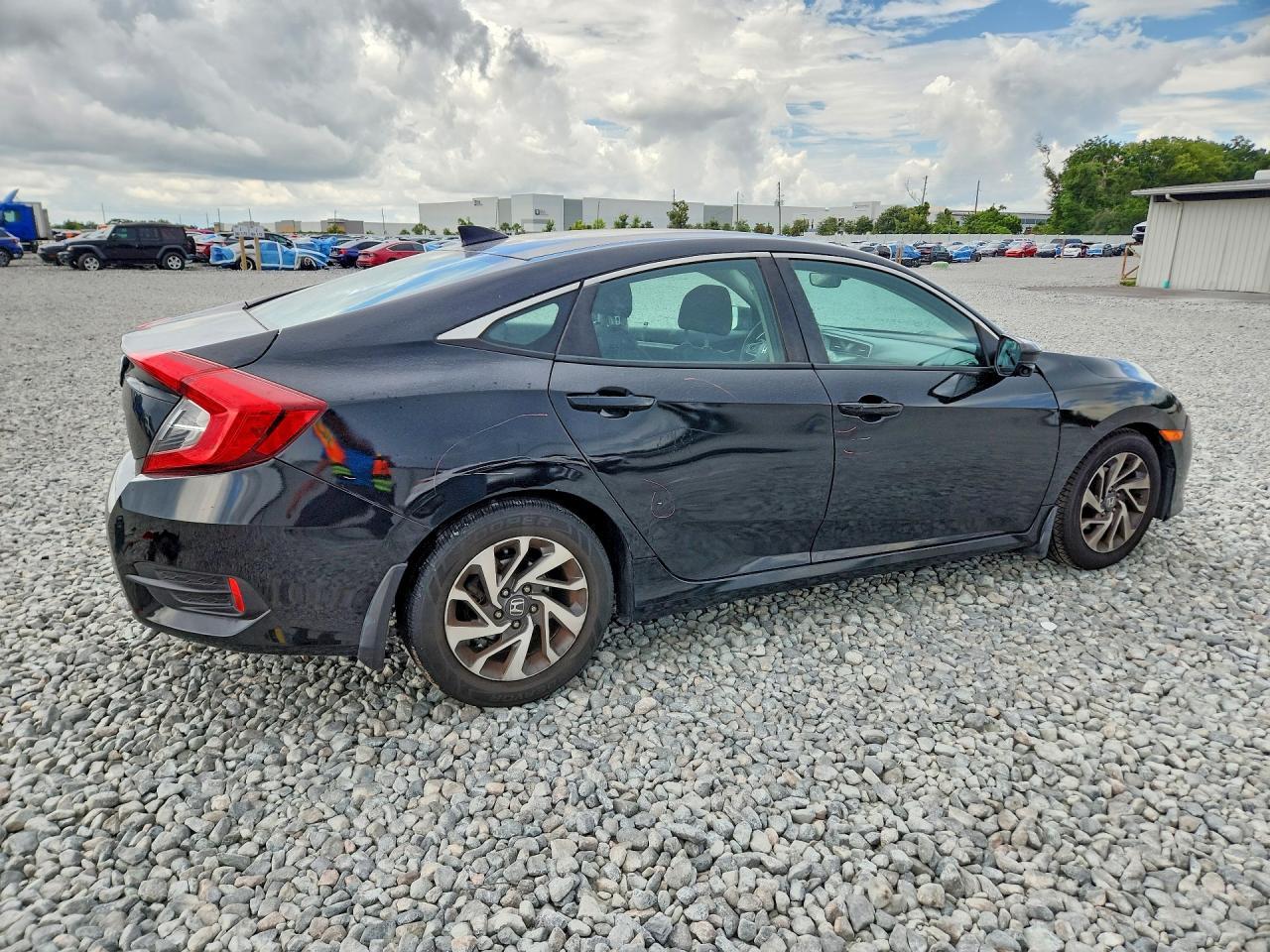 2017 Honda Civic Ex - Фото 3