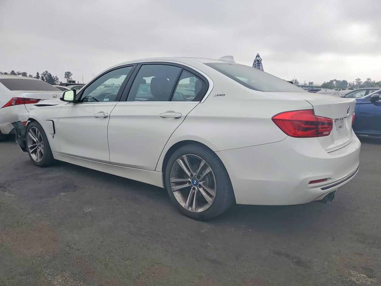2018 BMW 330E - Image 2