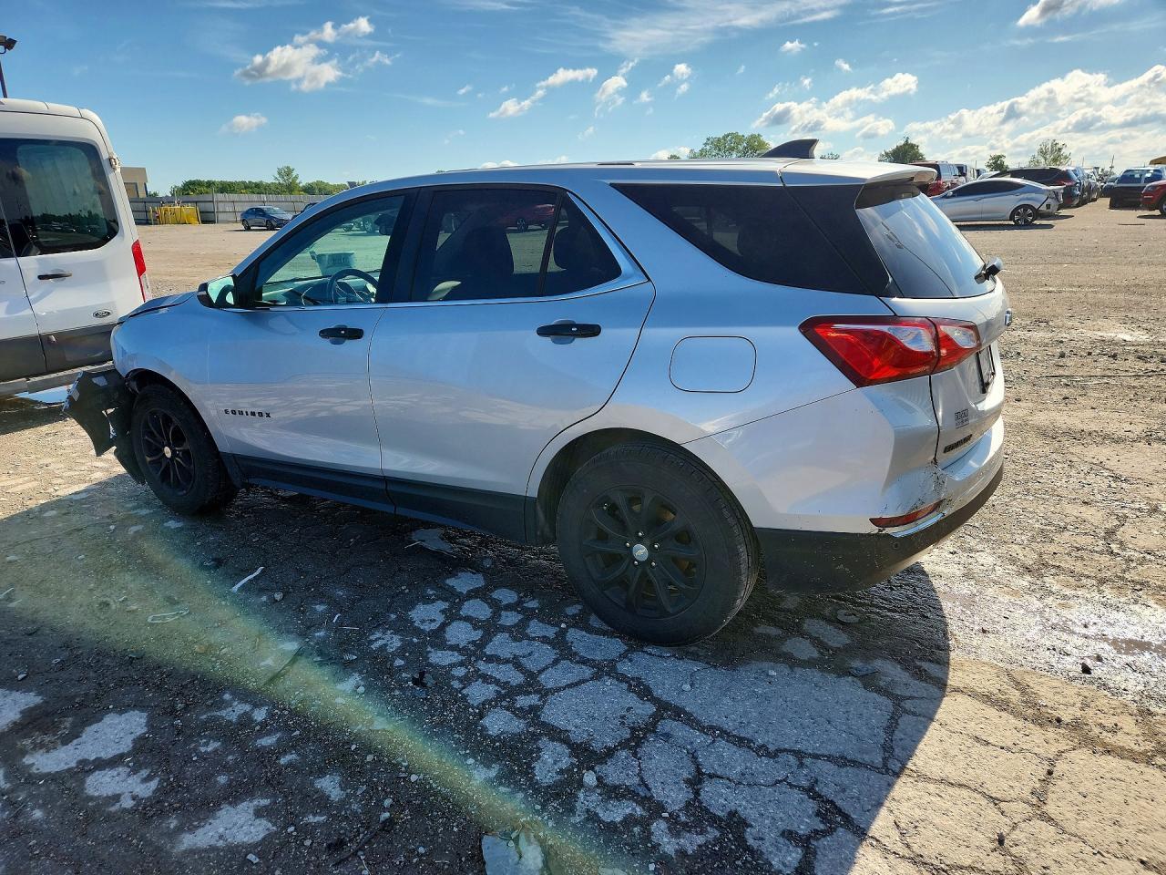 2018 Chevrolet Equinox Lt - Image 2
