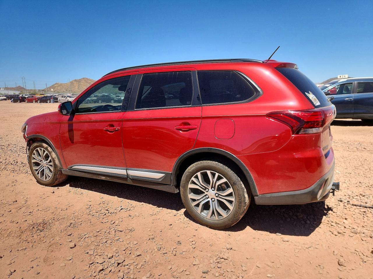 2016 Mitsubishi Outlander Se - Image 2