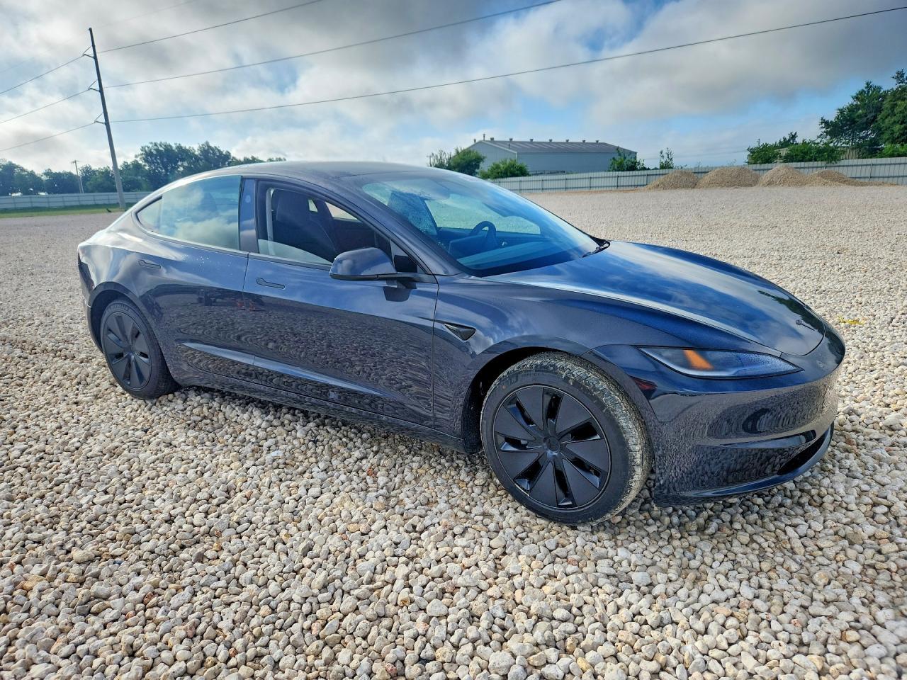 2026 Tesla Model 3 - Фото 4