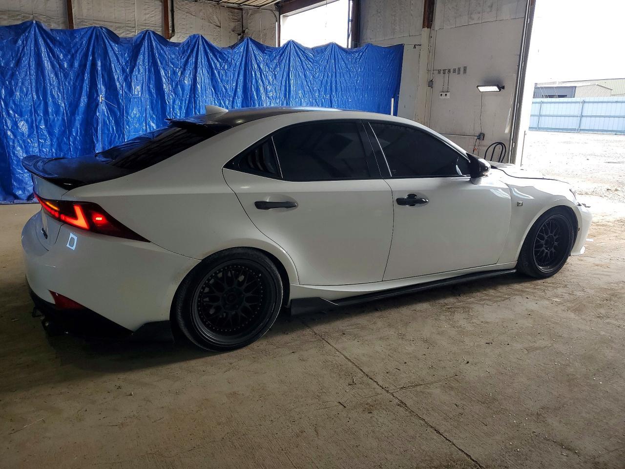 2015 Lexus Is 250 - Image 3