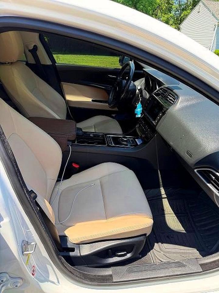 2018 Jaguar Xe Premium - Фото 5