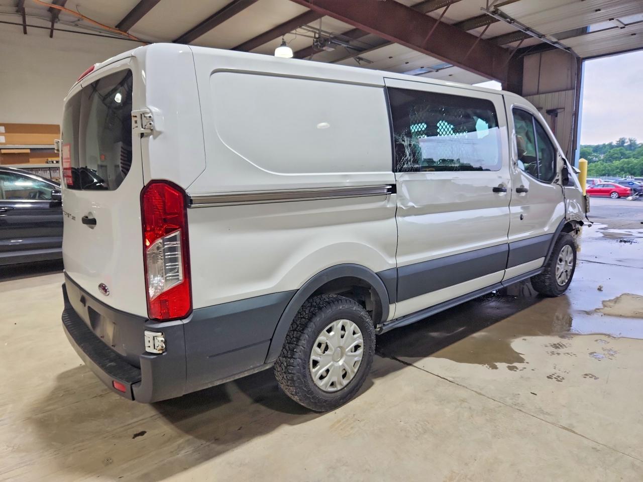 2018 Ford Transit - Фото 3