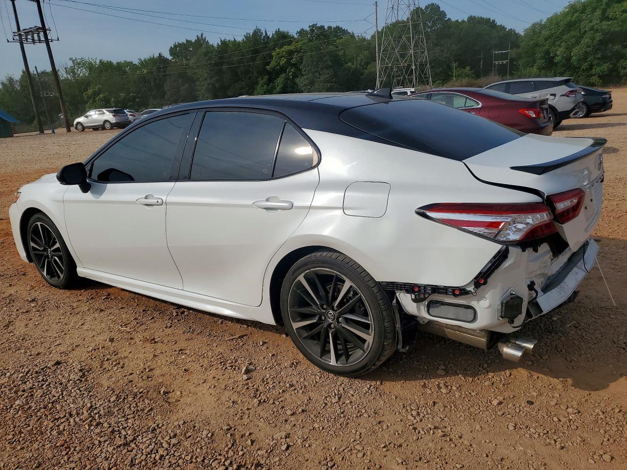 2020 Toyota Camry Xse - Image 2