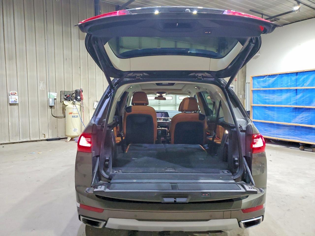 2020 BMW X7 xDrive40I - Фото 6
