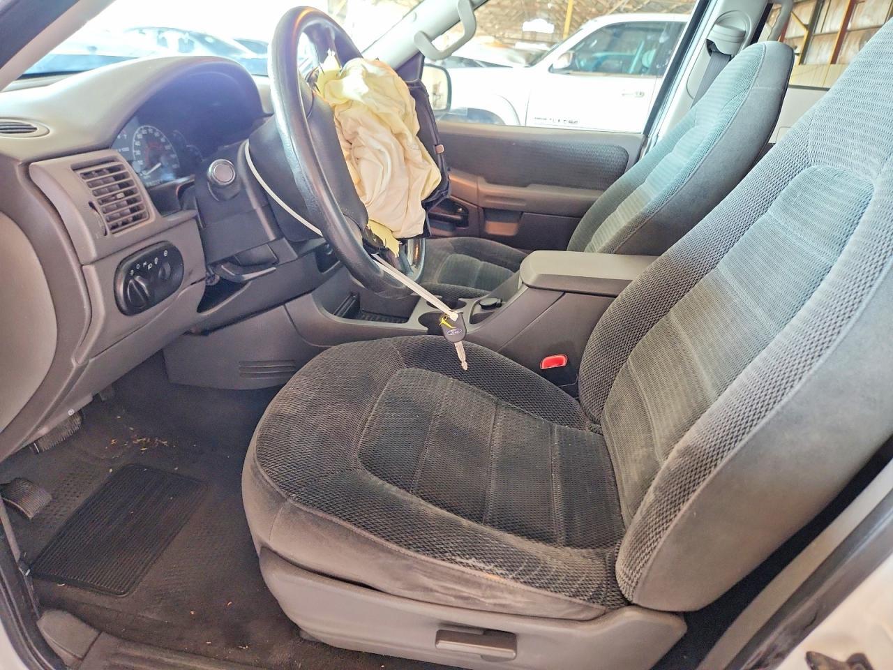 2002 Ford Explorer Xlt - Image 7