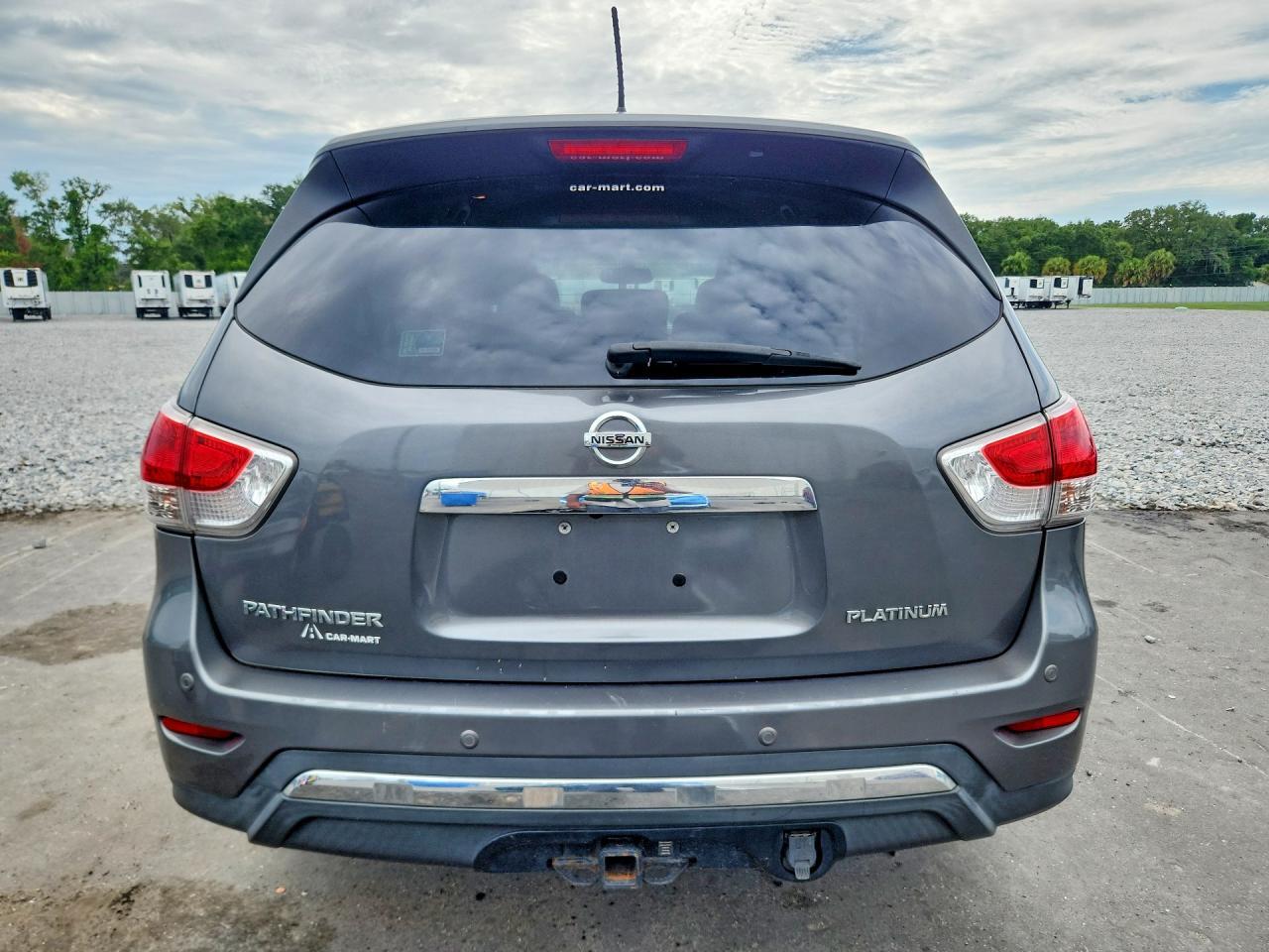2015 Nissan Pathfinder S - Image 6