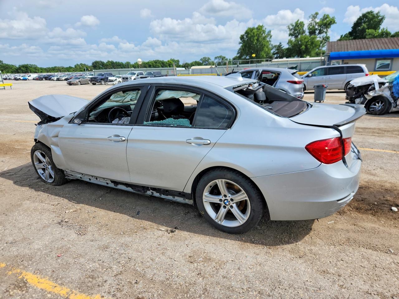 2015 BMW 328 Xi - Фото 2