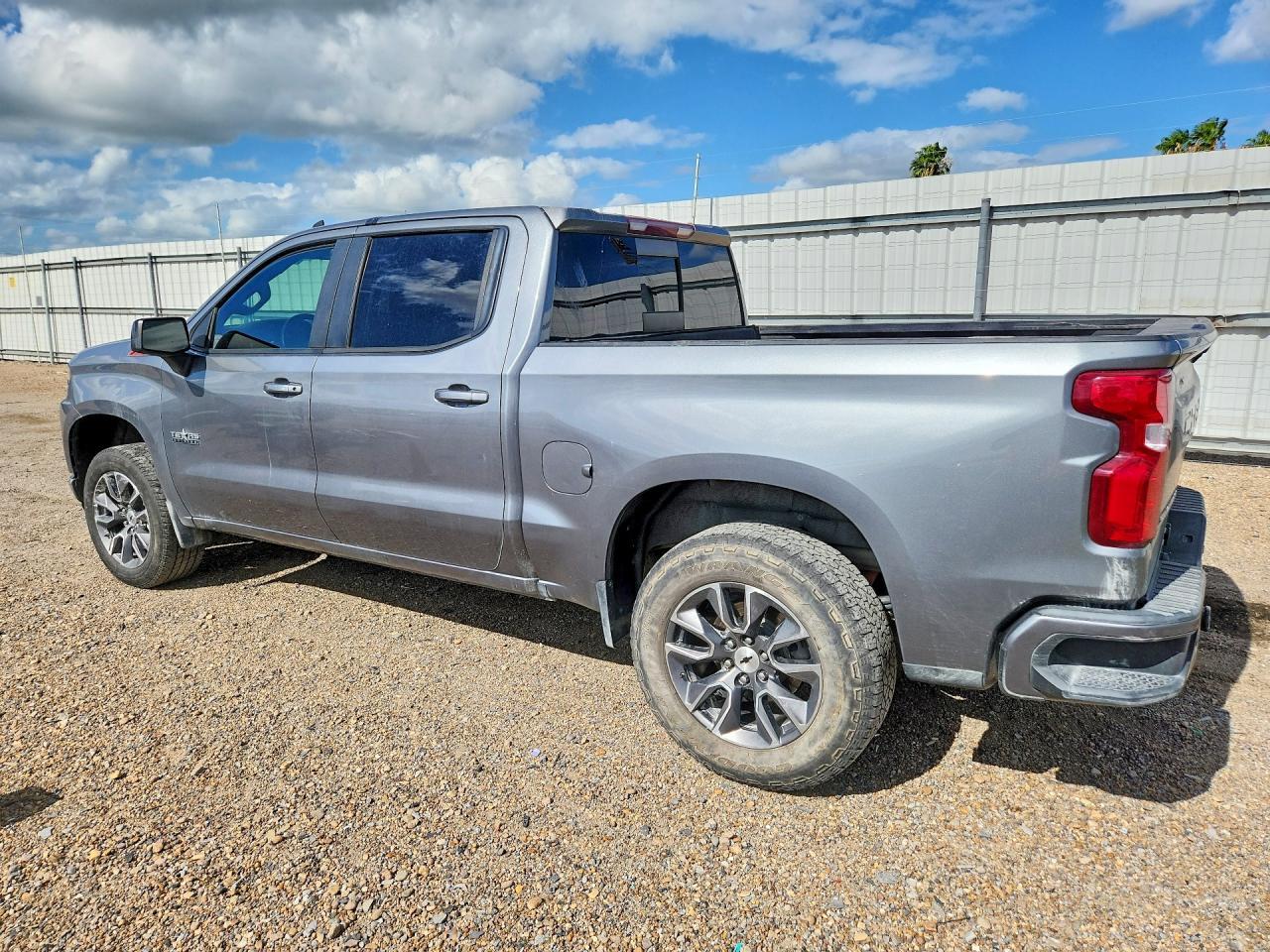 2021 Chevrolet Silverado K1500 Rst - Фото 2