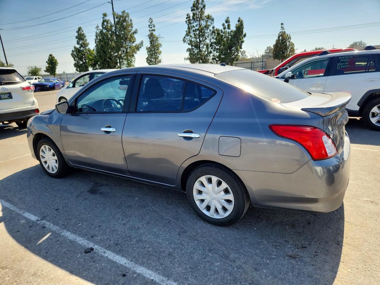 2019 Nissan Versa Sv - Image 2