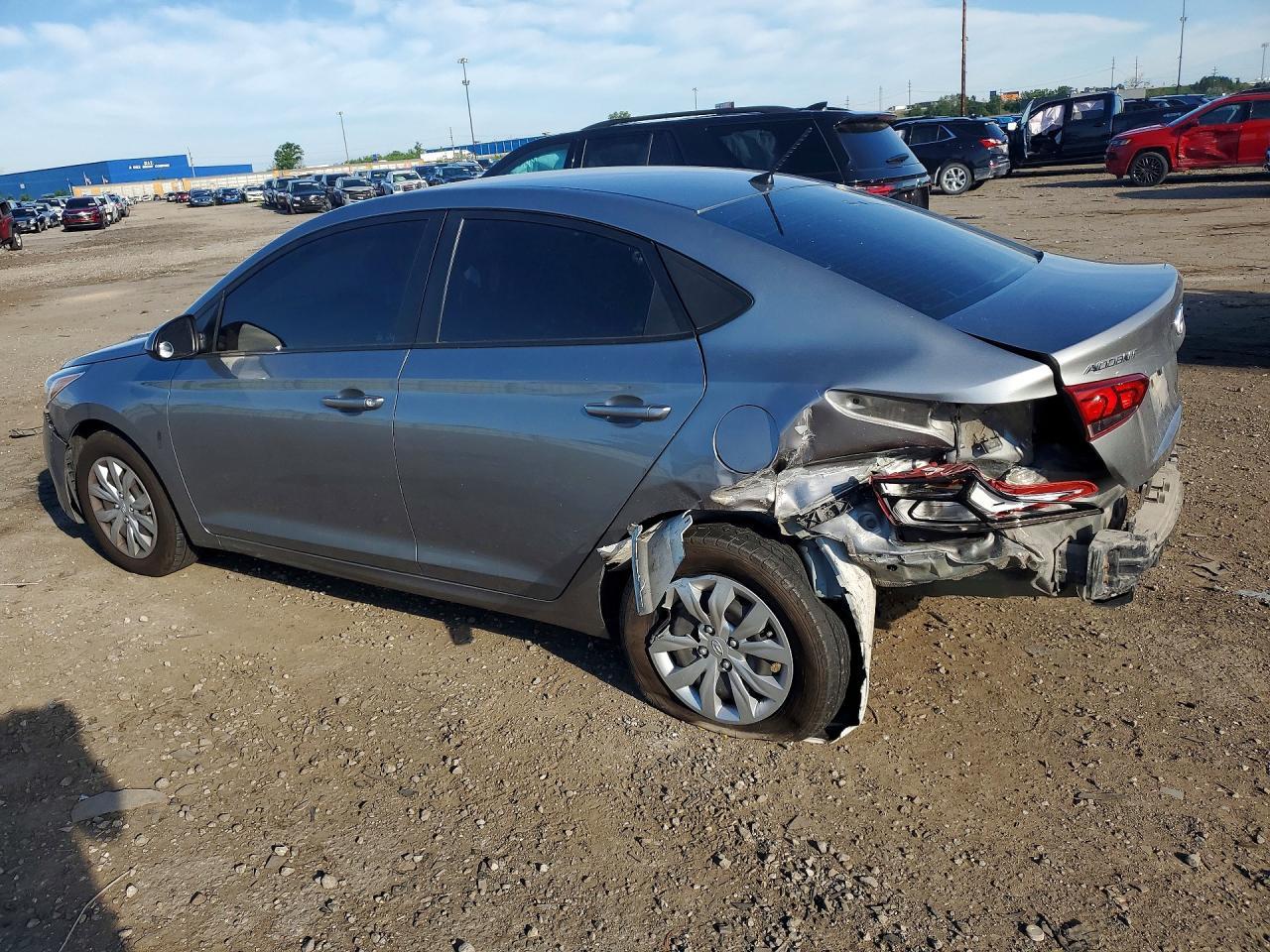 2021 Hyundai Accent - Фото 2