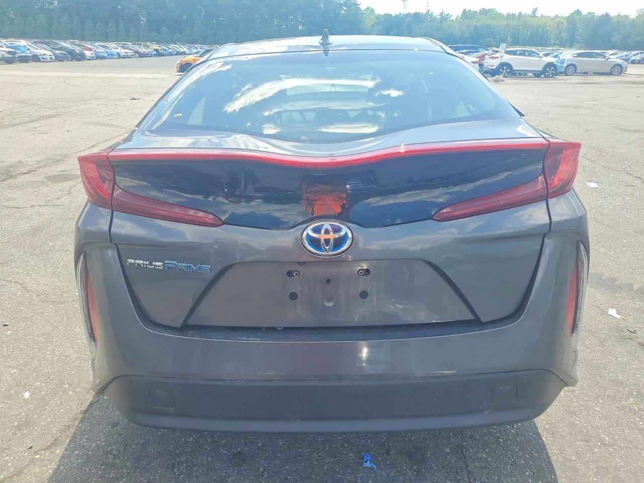 2017 Toyota Prius Prime Plus - Фото 6