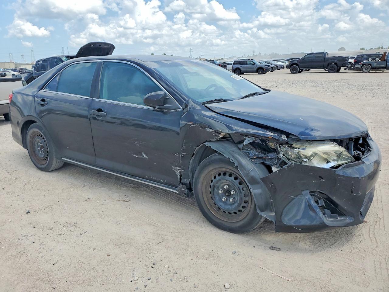 2014 Toyota Camry Le - Фото 4