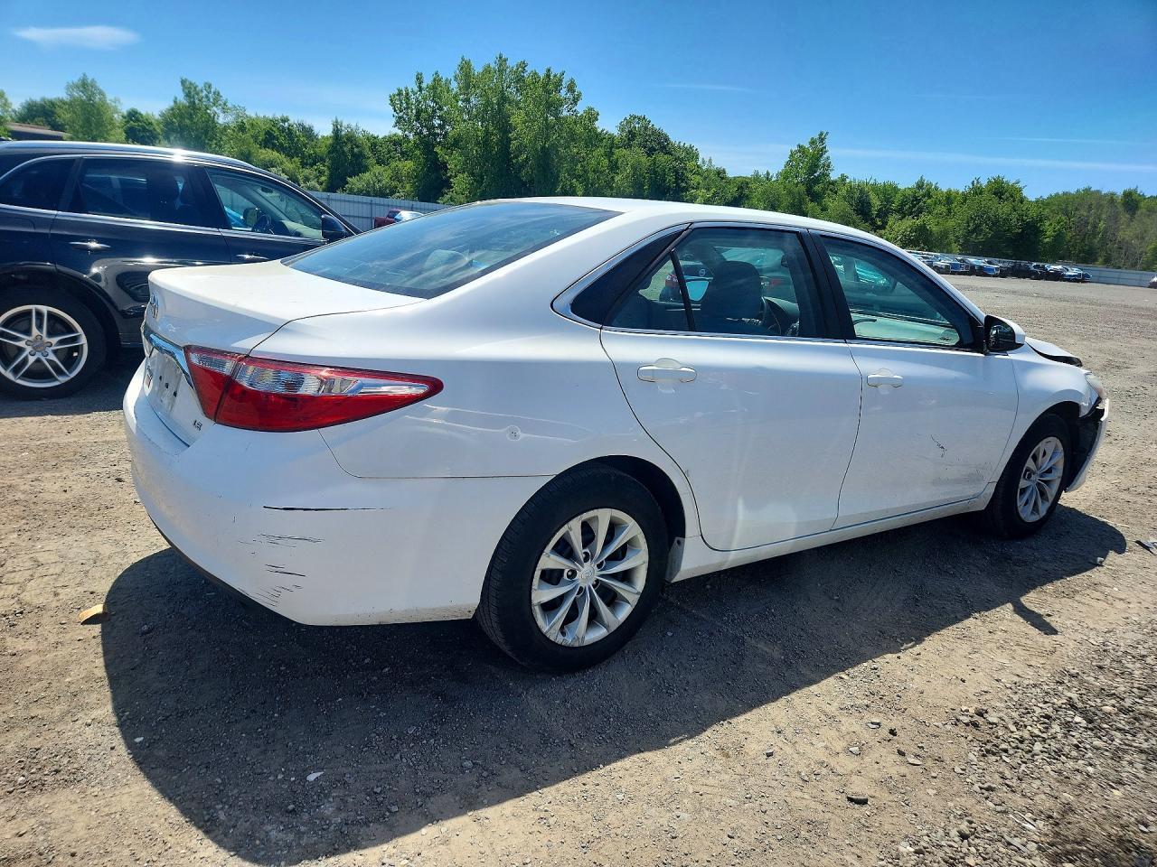 2017 Toyota Camry Le - Фото 3