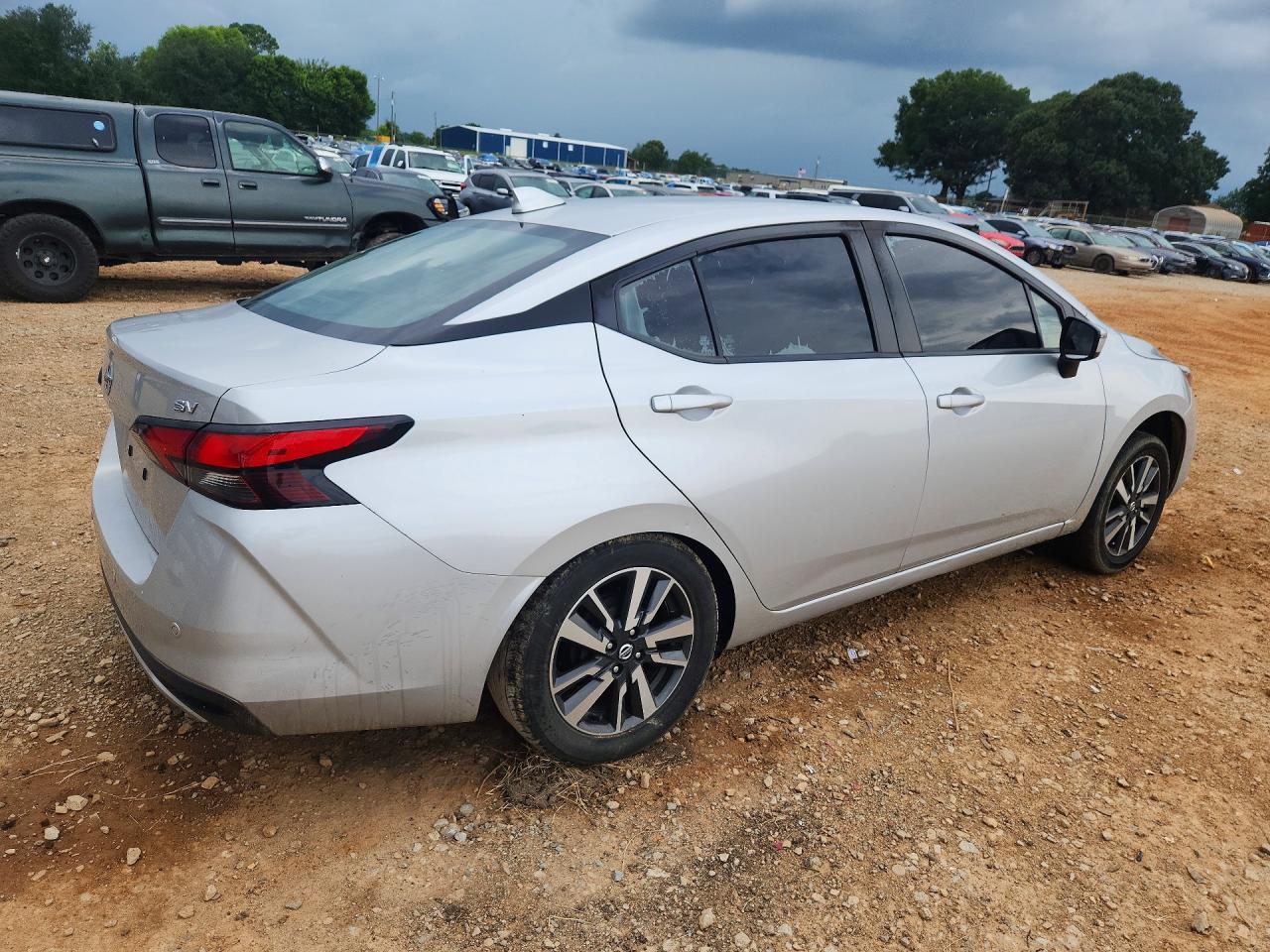 2021 Nissan Versa Sv - Фото 3