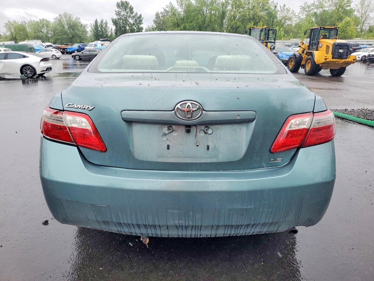 2009 Toyota Camry Le - Image 6