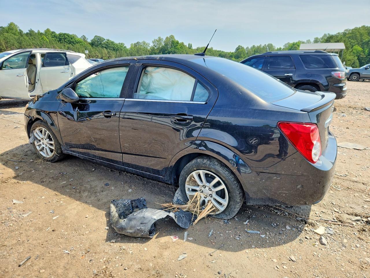 2014 Chevrolet Sonic Lt - Image 2