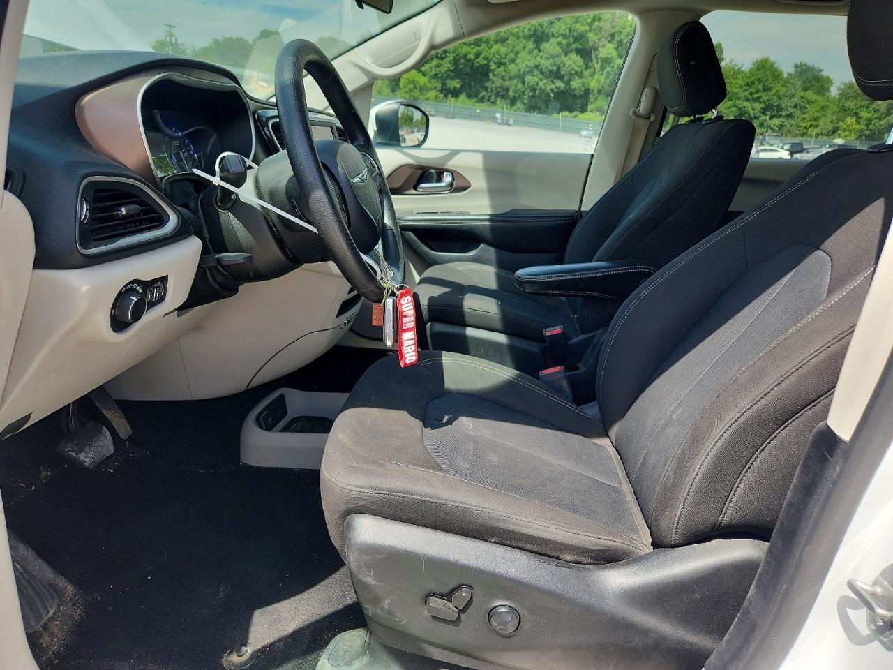 2021 Chrysler Voyager Lx - Фото 7