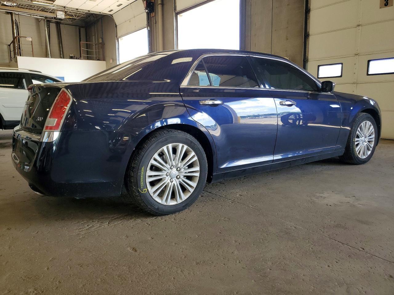 2012 Chrysler 300 Limited - Фото 3