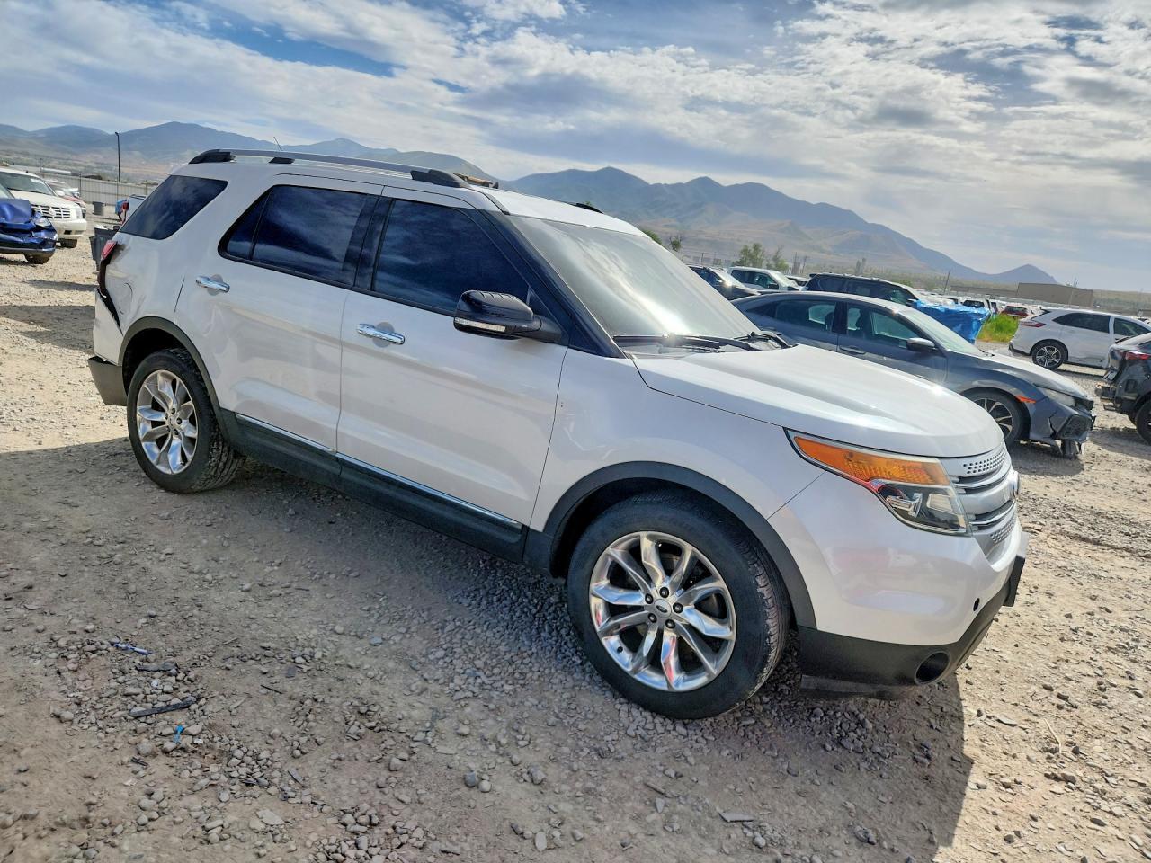 2015 Ford Explorer Xlt - Фото 4