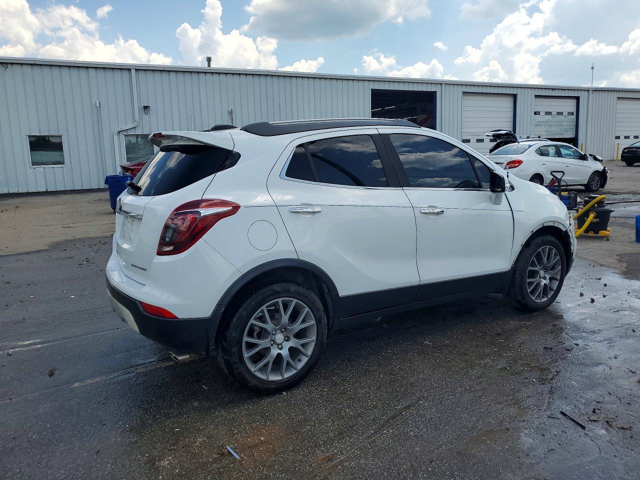2017 Buick Encore Sport Touring - Фото 3