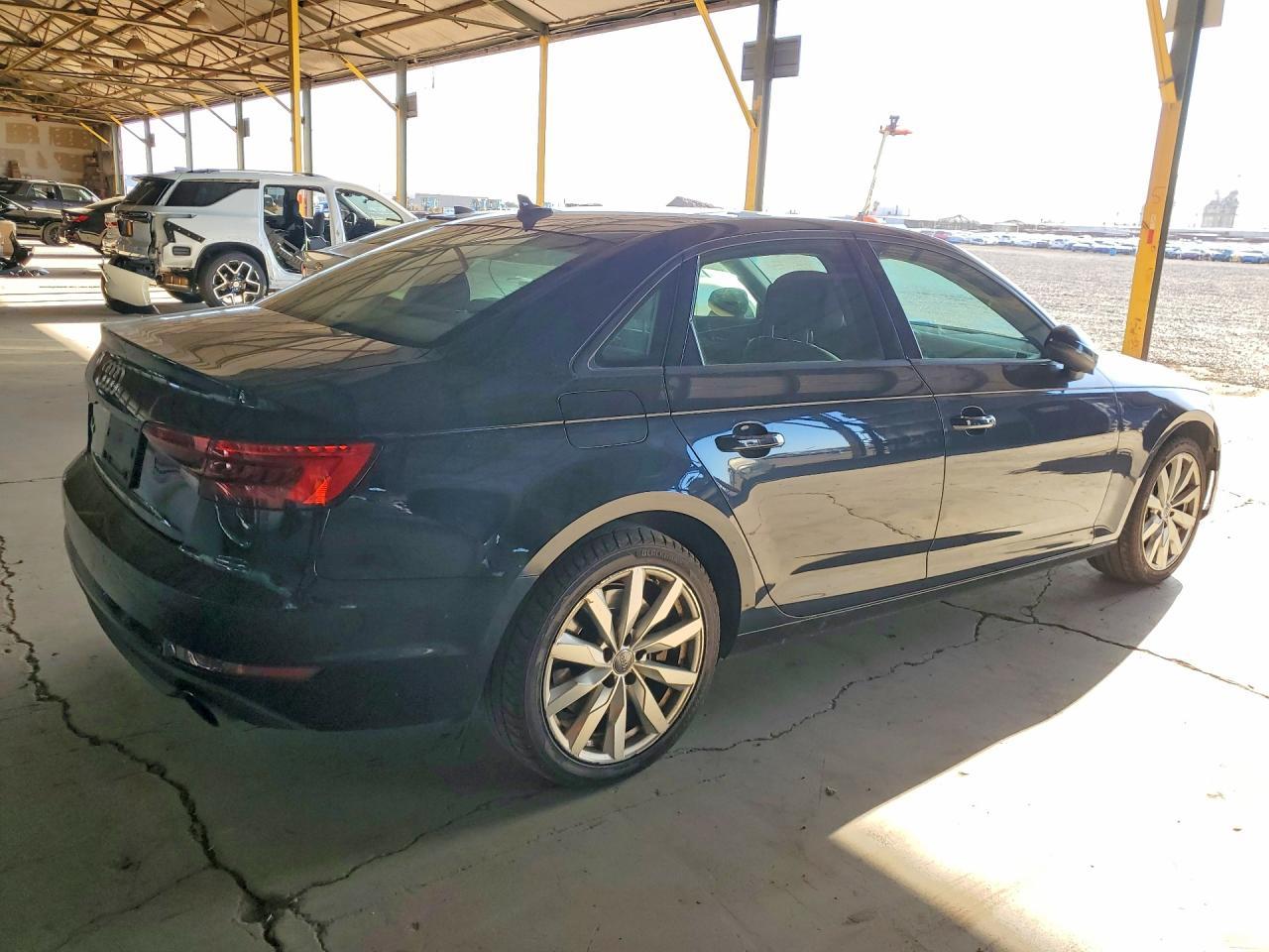 2017 Audi A4 Premium - Фото 3