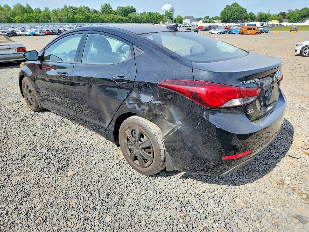 2016 Hyundai Elantra Se - Фото 2