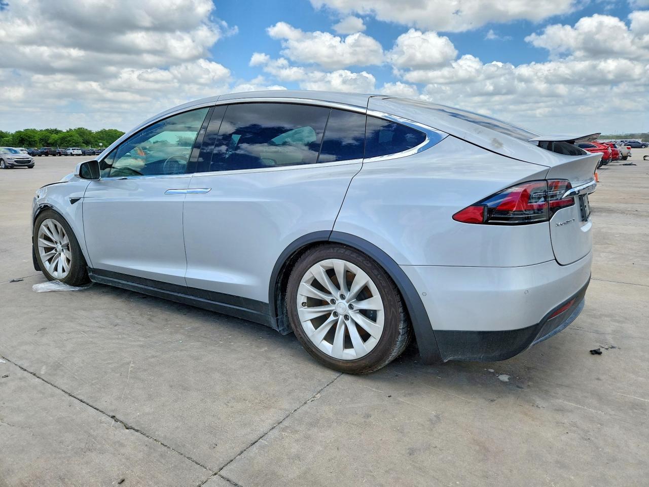 2018 Tesla Model X - Фото 2