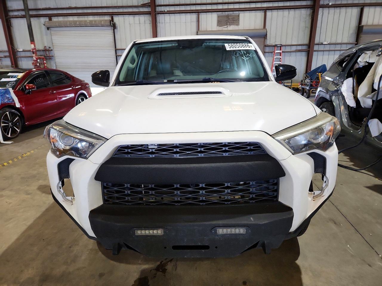 2017 Toyota 4Runner Deluxe V6 - Фото 5