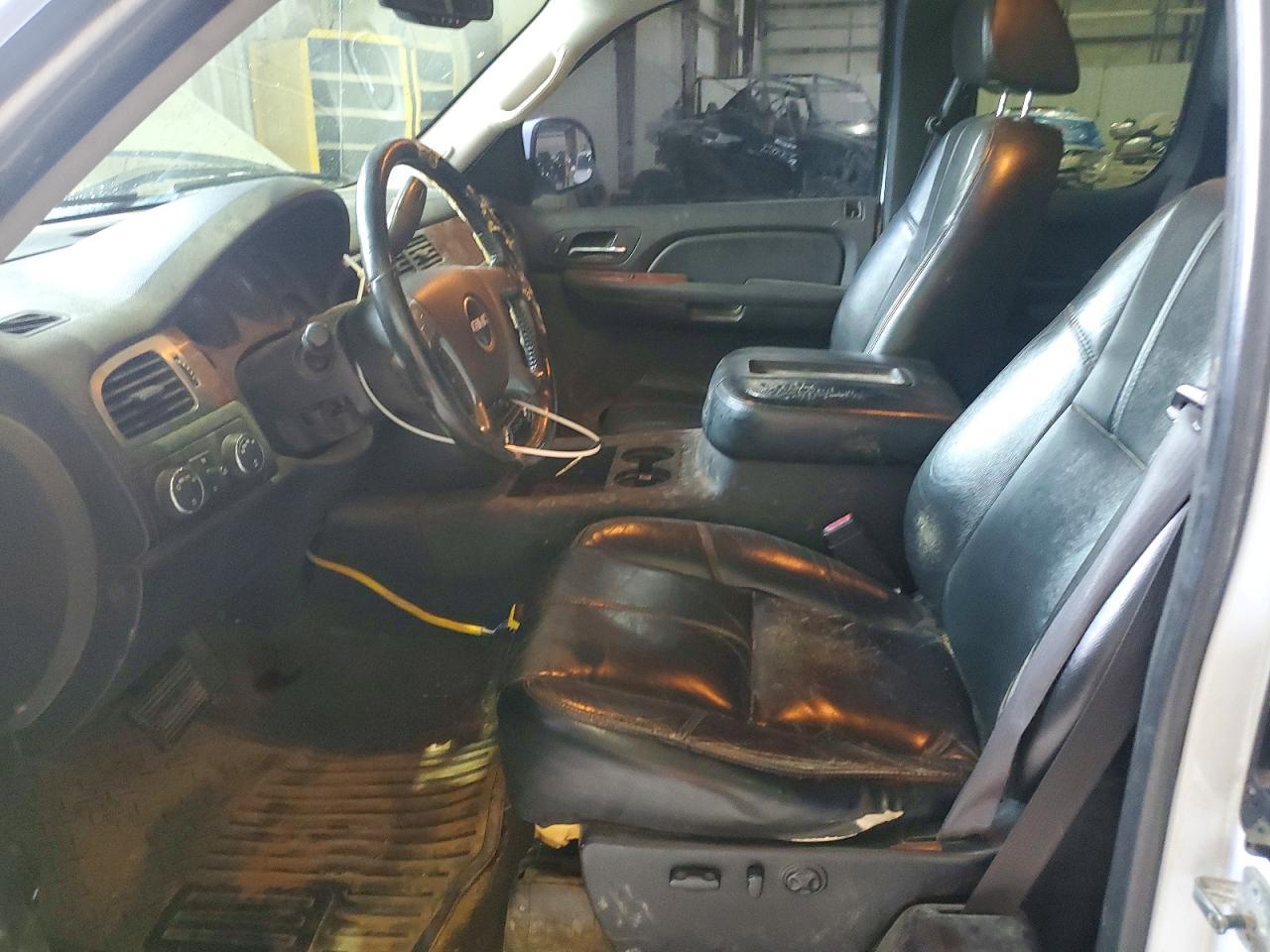 2007 GMC New Sierra K1500 - Image 7