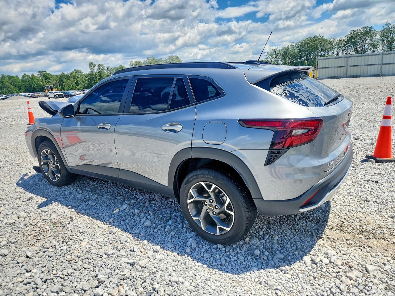 2025 Chevrolet Trax 1Lt - Фото 2