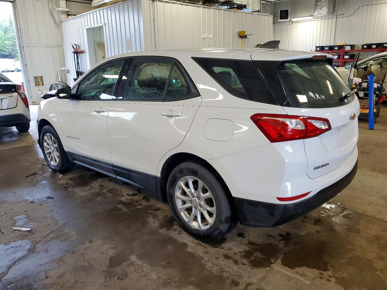 2019 Chevrolet Equinox Ls - Фото 2