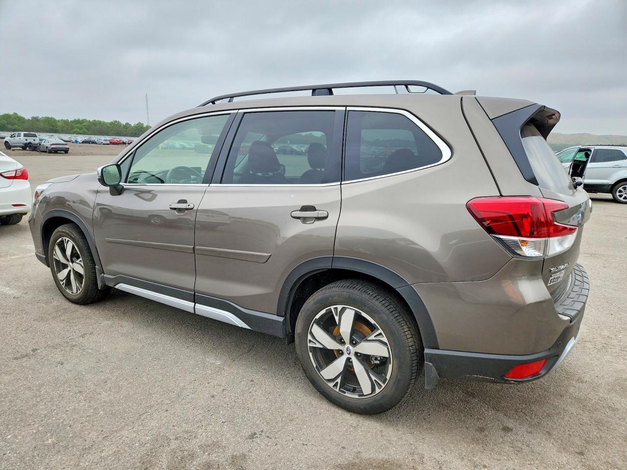 2021 Subaru Forester Touring - Фото 2