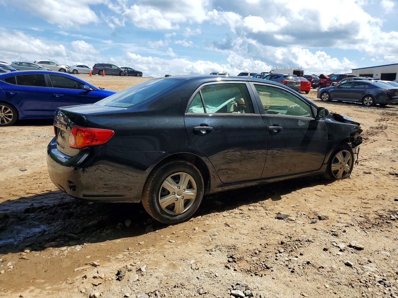 2010 Toyota Corolla Le - Фото 3