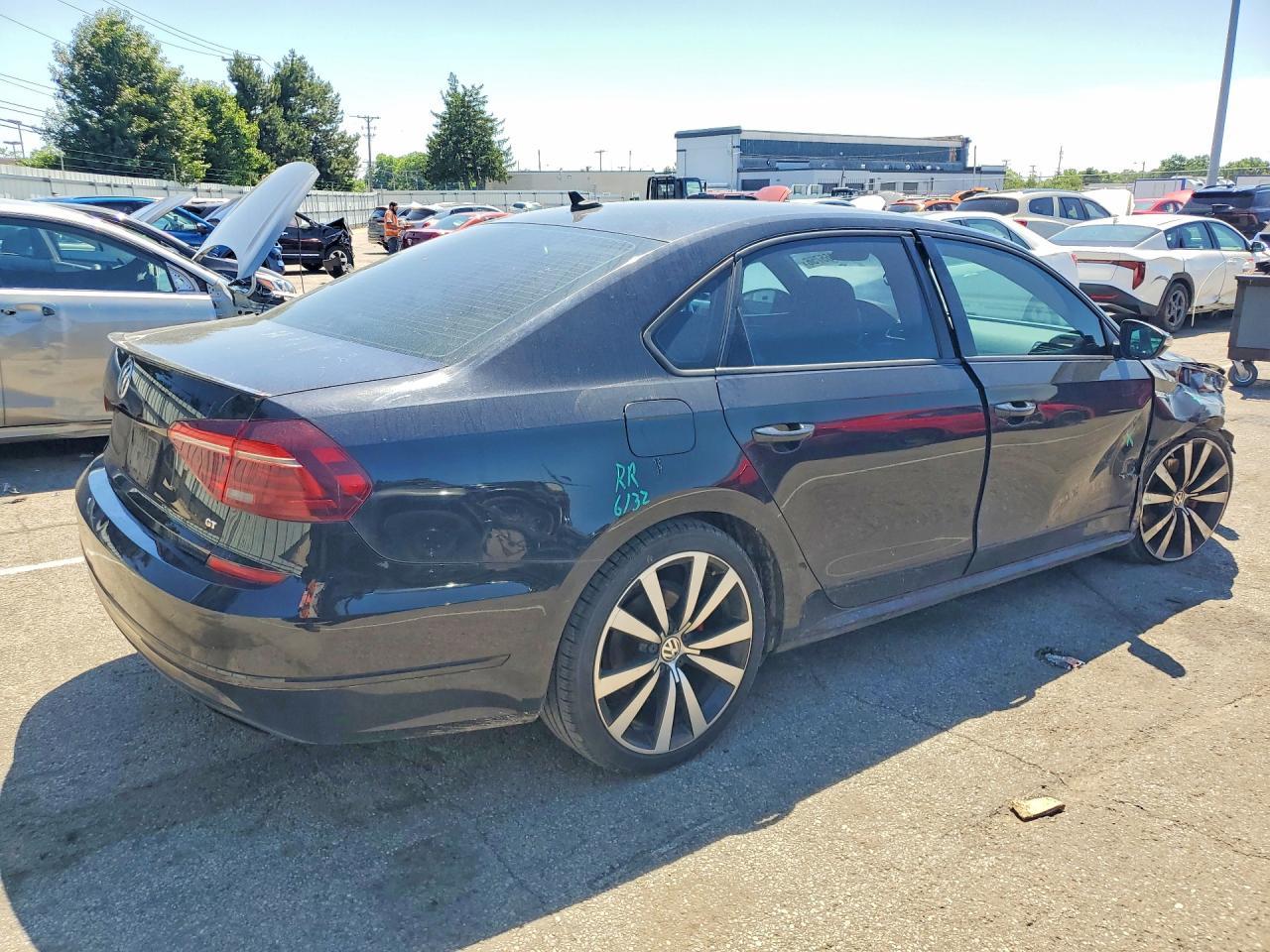2018 Volkswagen Passat Gt - Фото 3