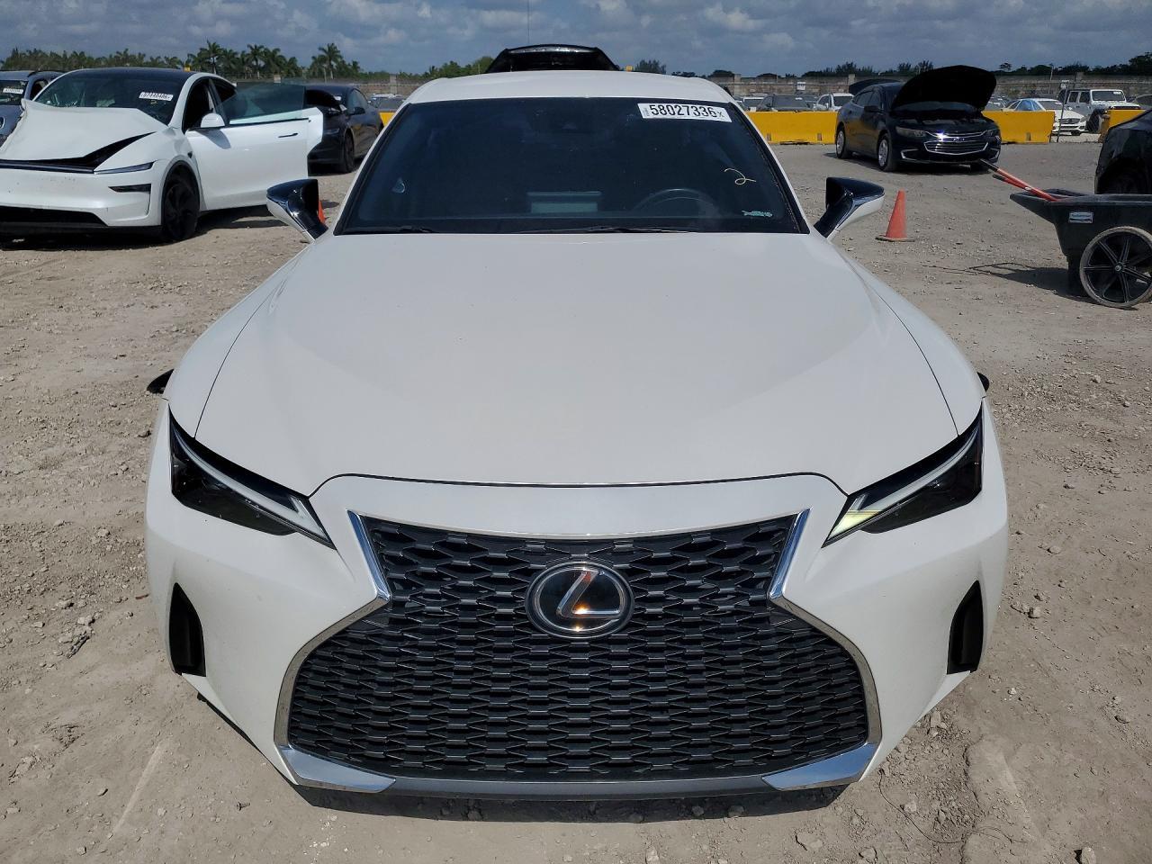 2022 Lexus Is 300 - Image 5
