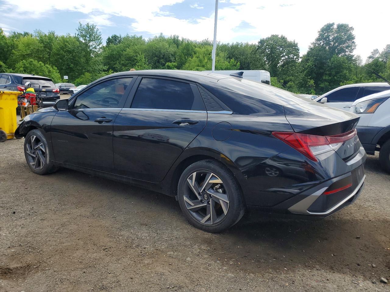 2025 Hyundai Elantra Sel Convenience - Image 2