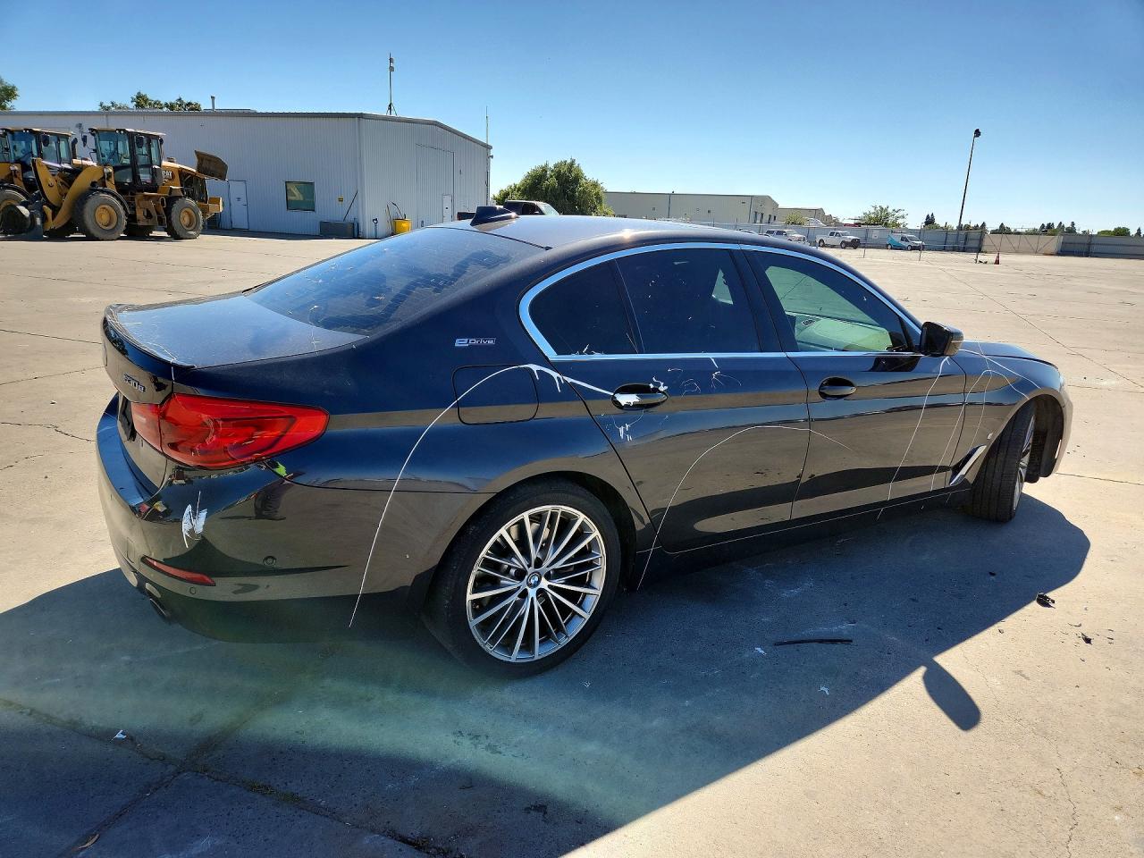 2019 BMW 530E - Image 3