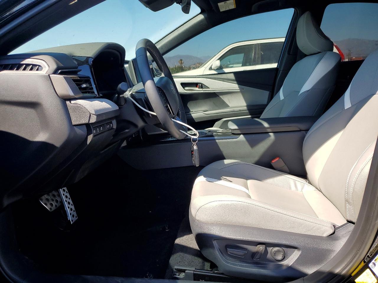 2026 Toyota Camry Se - Image 7