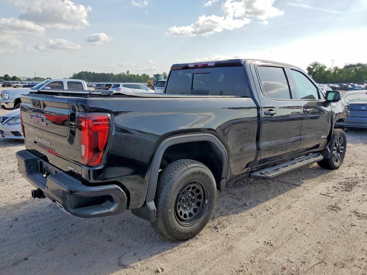 2026 GMC Sierra K1500 At4 - Фото 3