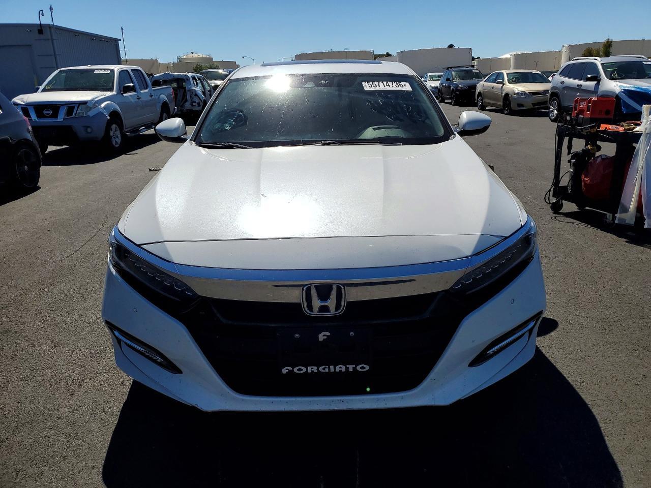 2019 Honda Accord Touring Hybrid - Image 5