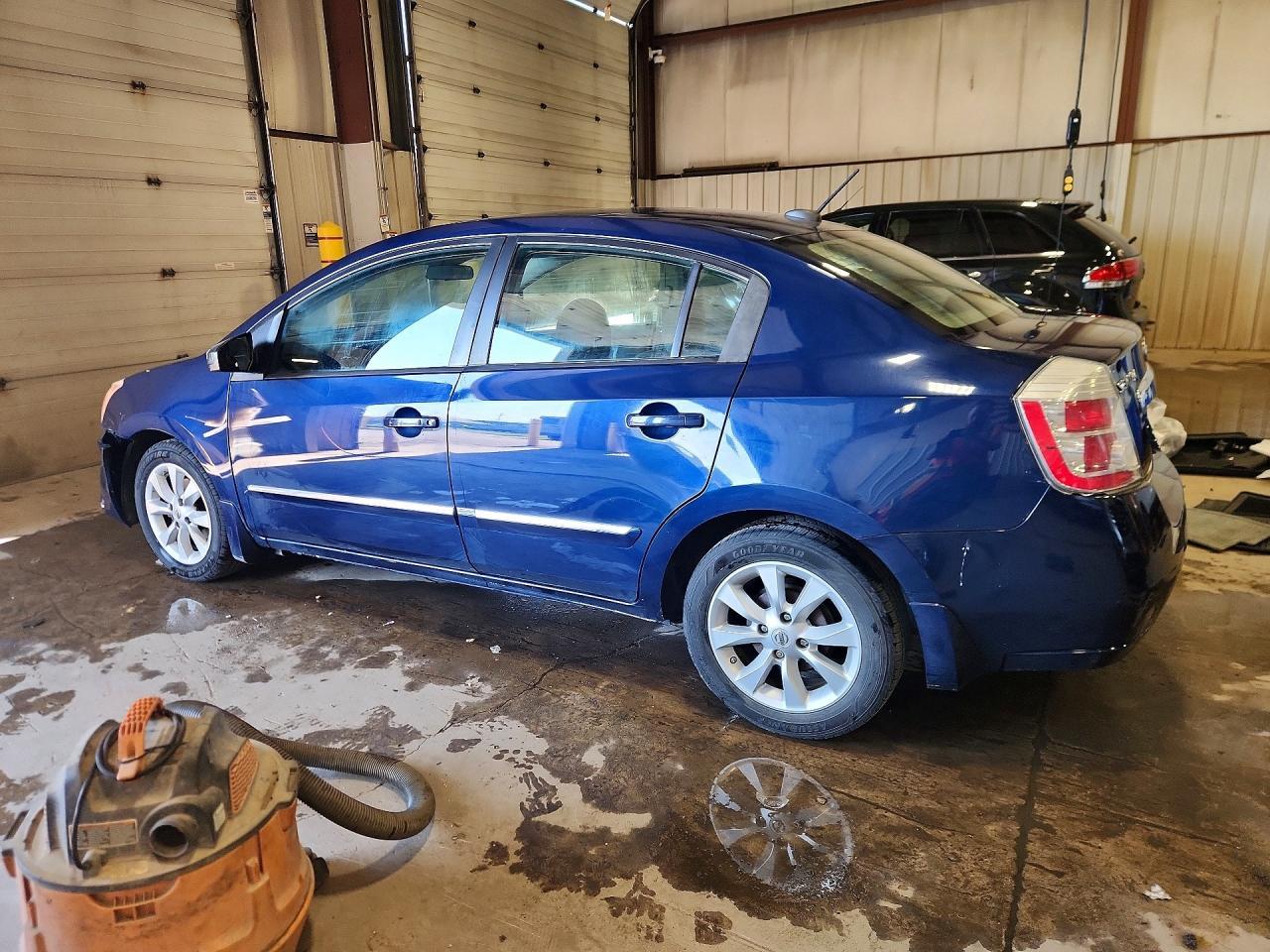 2010 Nissan Sentra 2.0 - Image 2