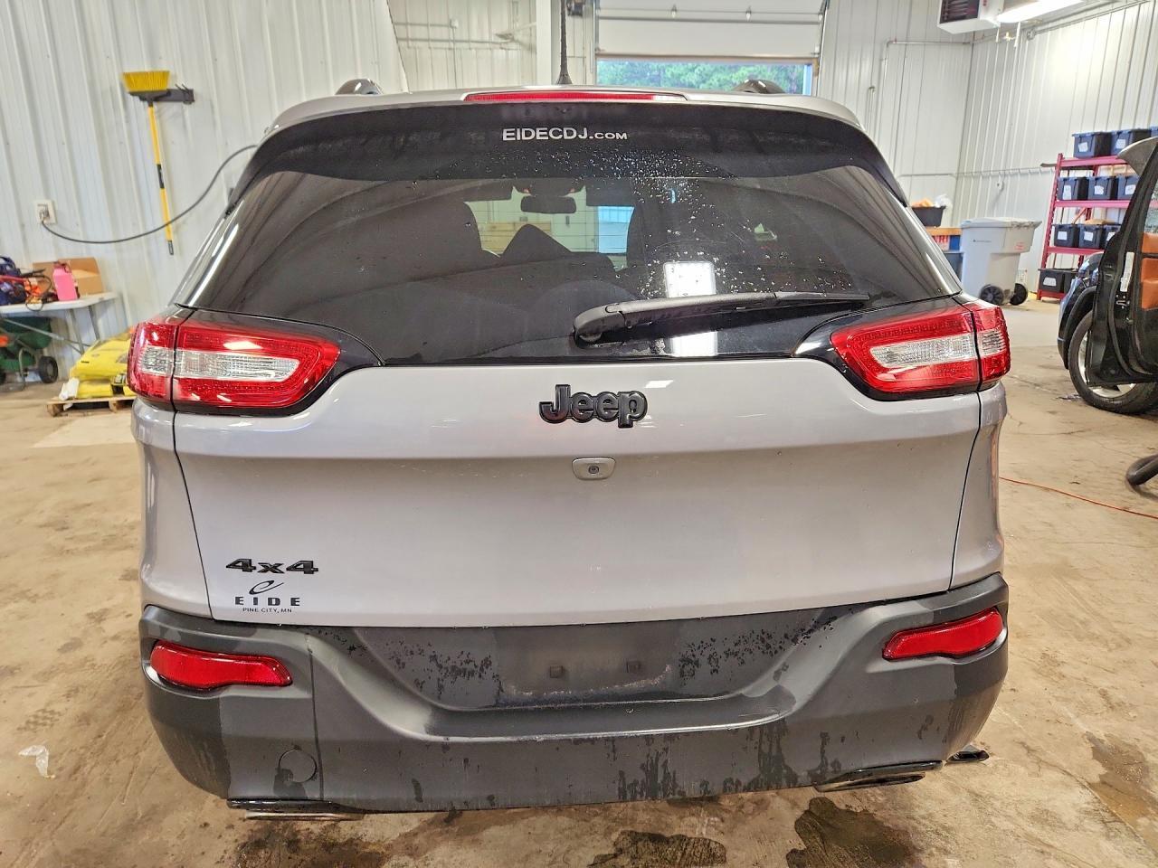 2018 Jeep Cherokee Latitude - Image 6