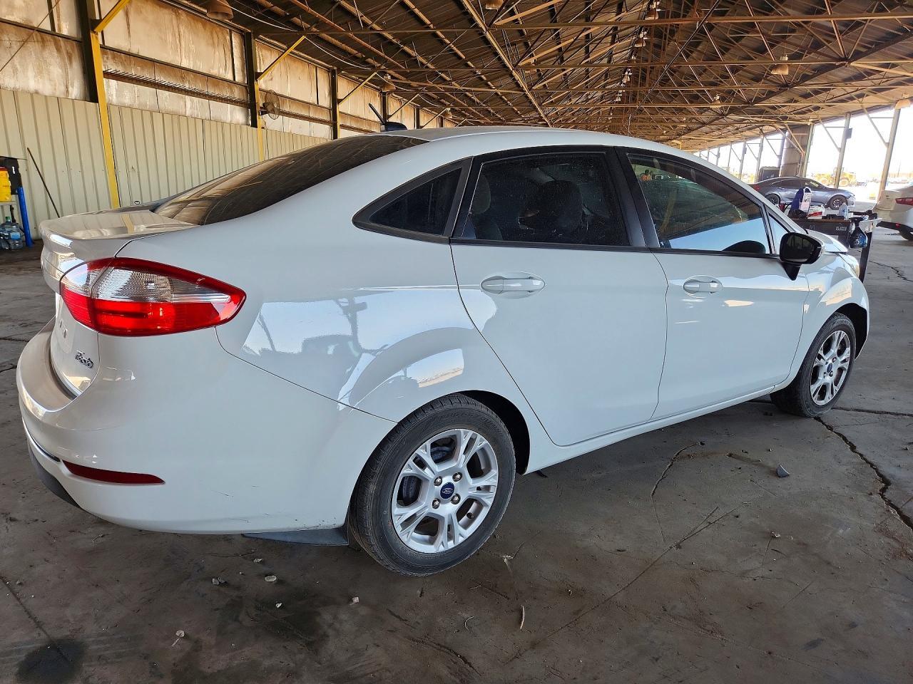 2014 Ford Fiesta Se - Фото 3