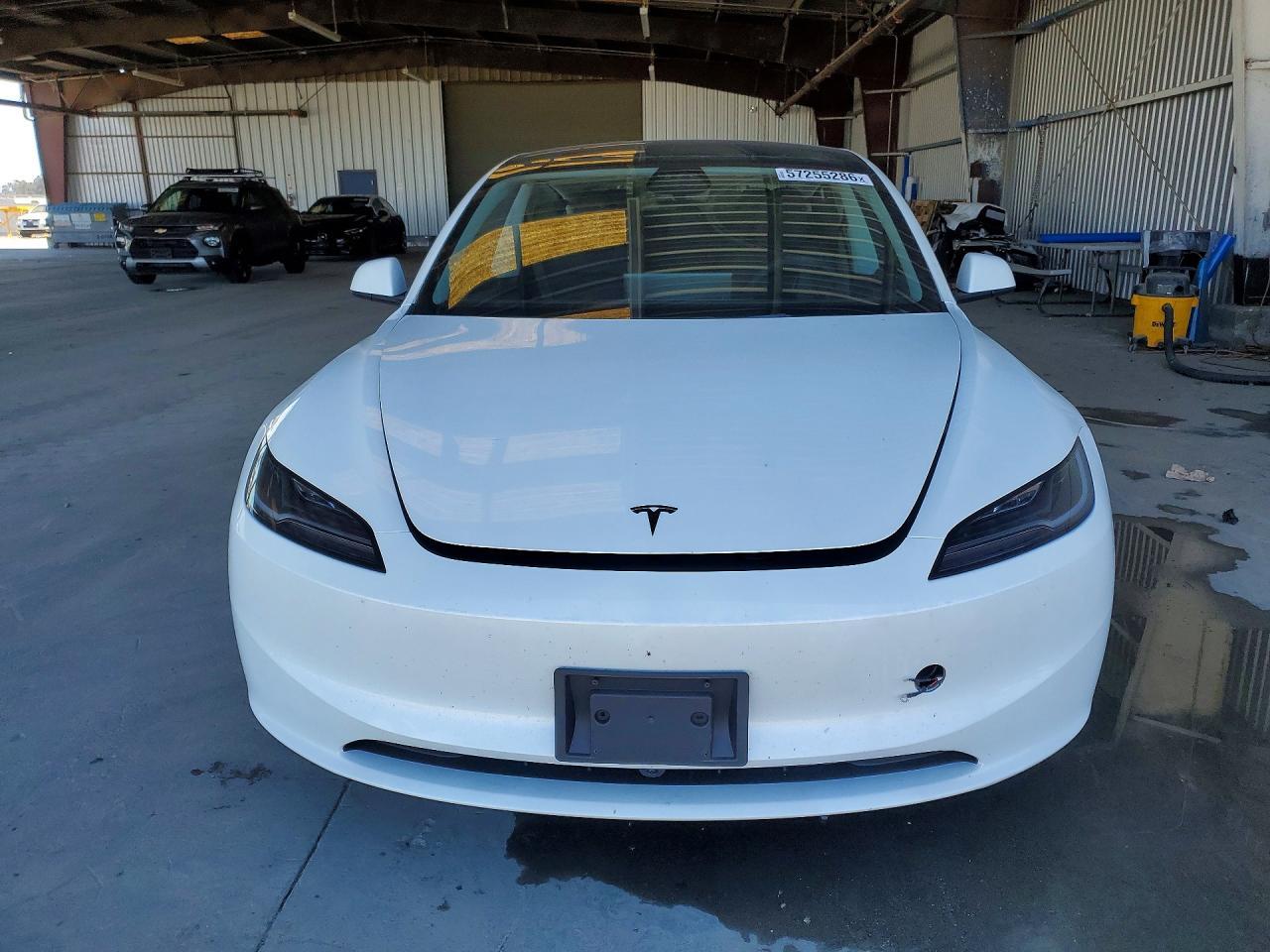 2026 Tesla Model 3 - Фото 5